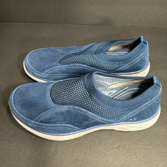 RIKA Blue Slip-On Men\'s Shoes size 8 pre owned Exellent condition. main image 5